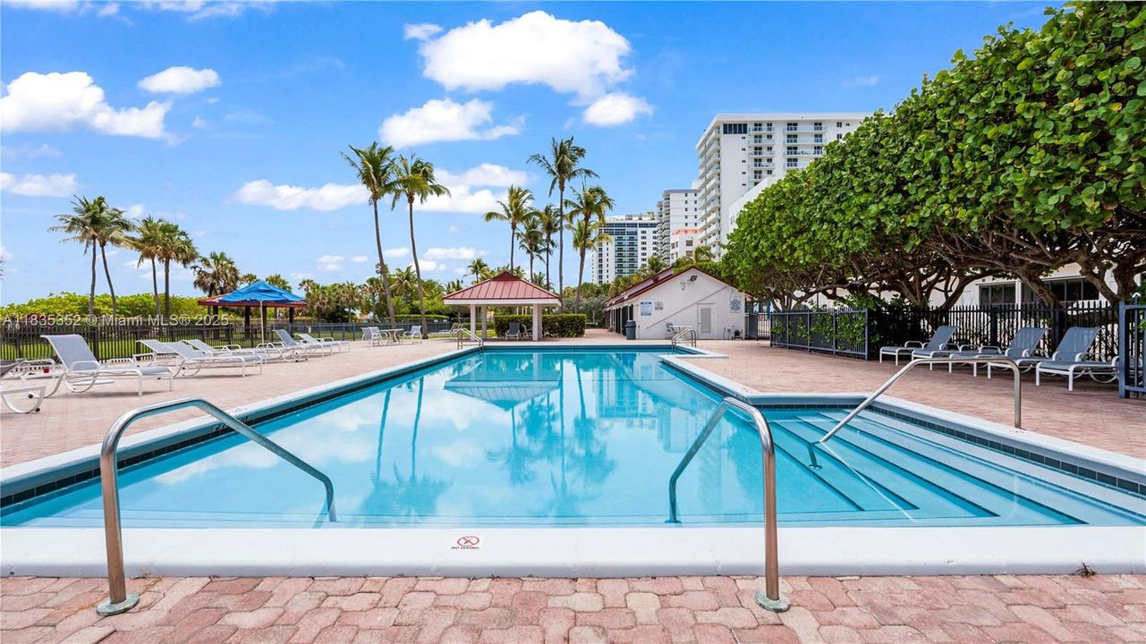 Vendido Recientemente: $750,000 (2 camas, 2 baños, 1005 Pies cuadrados)