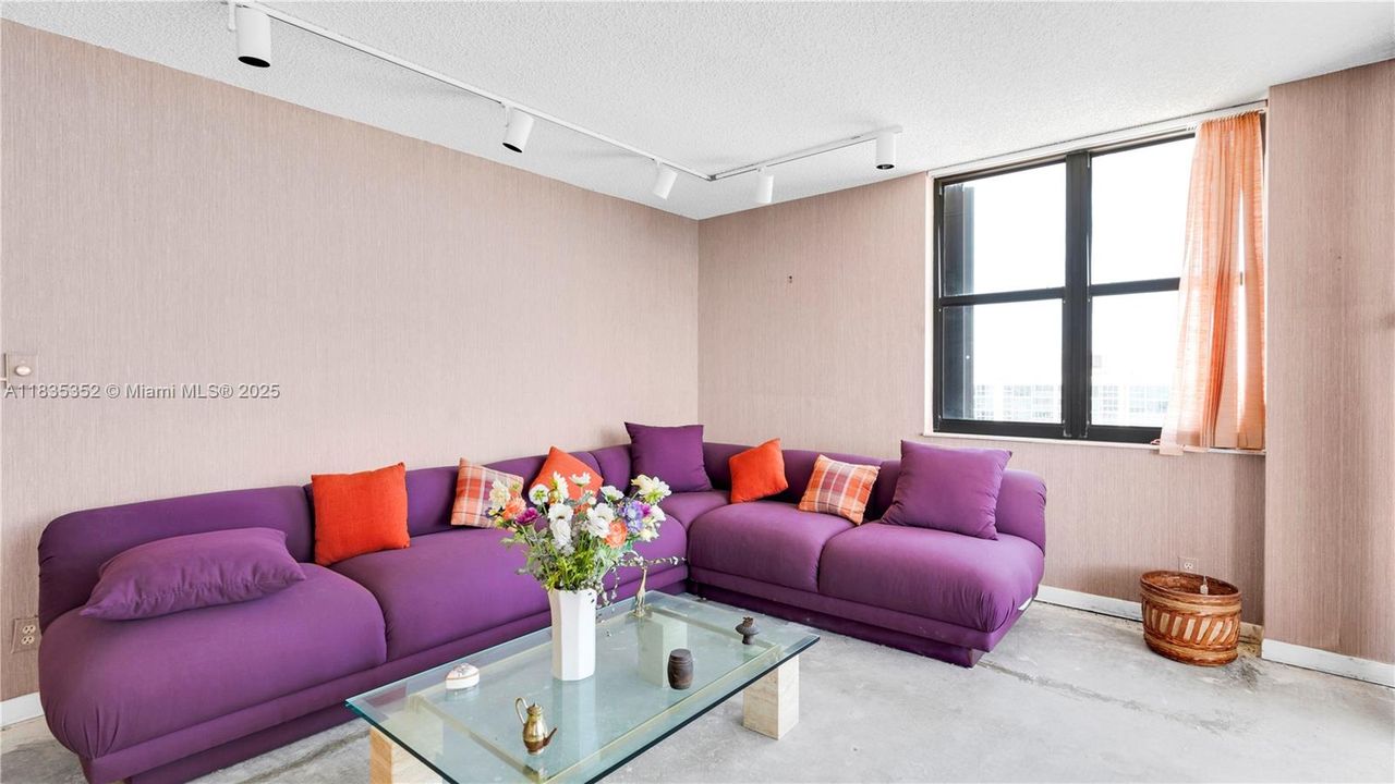 Vendido Recientemente: $750,000 (2 camas, 2 baños, 1005 Pies cuadrados)