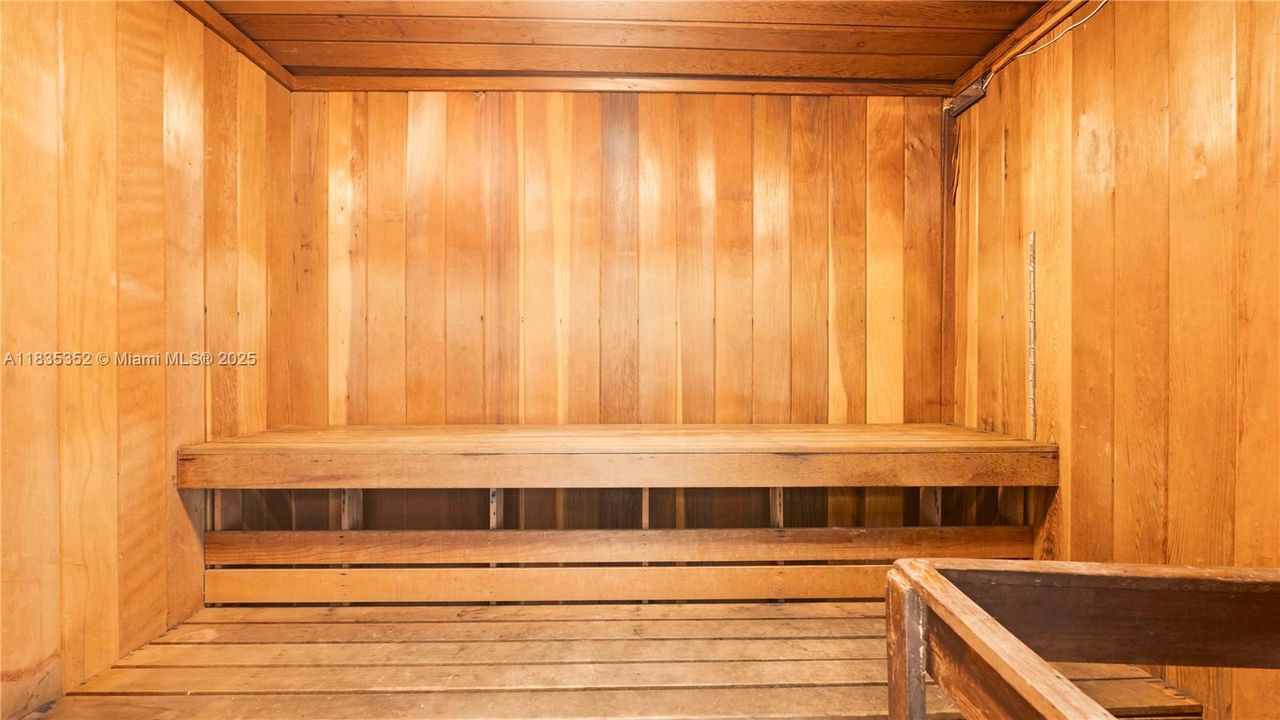 Vendido Recientemente: $750,000 (2 camas, 2 baños, 1005 Pies cuadrados)