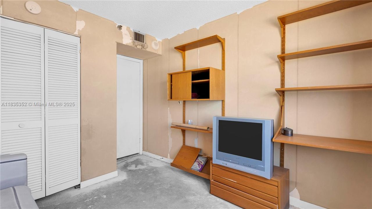 Vendido Recientemente: $750,000 (2 camas, 2 baños, 1005 Pies cuadrados)