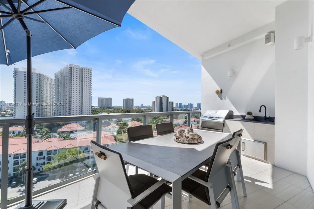 待售: $1,750,000 (4 贝兹, 4 浴室, 2307 平方英尺)