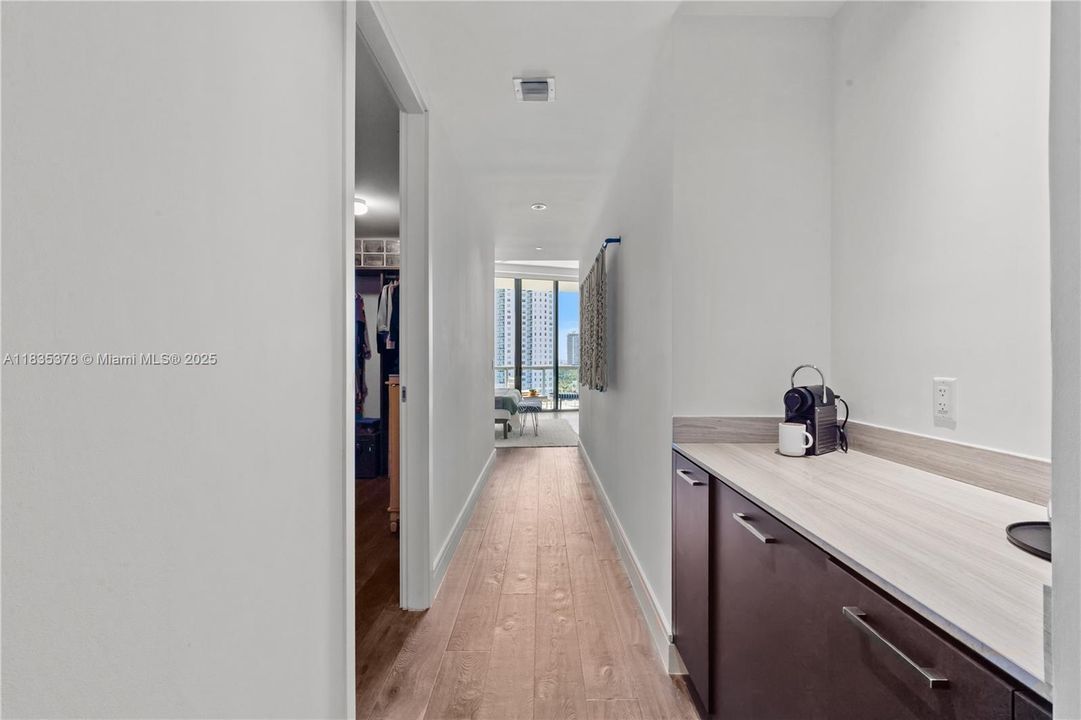 待售: $1,750,000 (4 贝兹, 4 浴室, 2307 平方英尺)