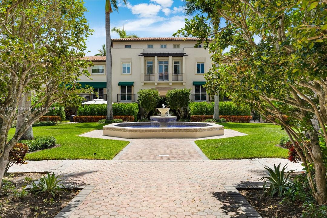 Vendido Recientemente: $1,900,000 (3 camas, 3 baños, 3132 Pies cuadrados)