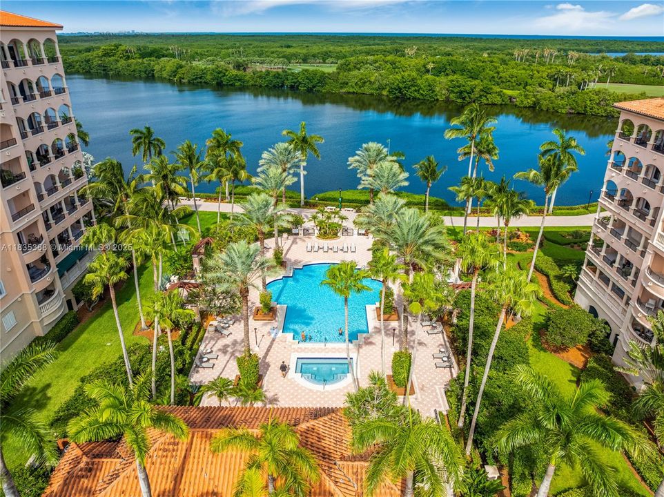 Vendido Recientemente: $1,900,000 (3 camas, 3 baños, 3132 Pies cuadrados)