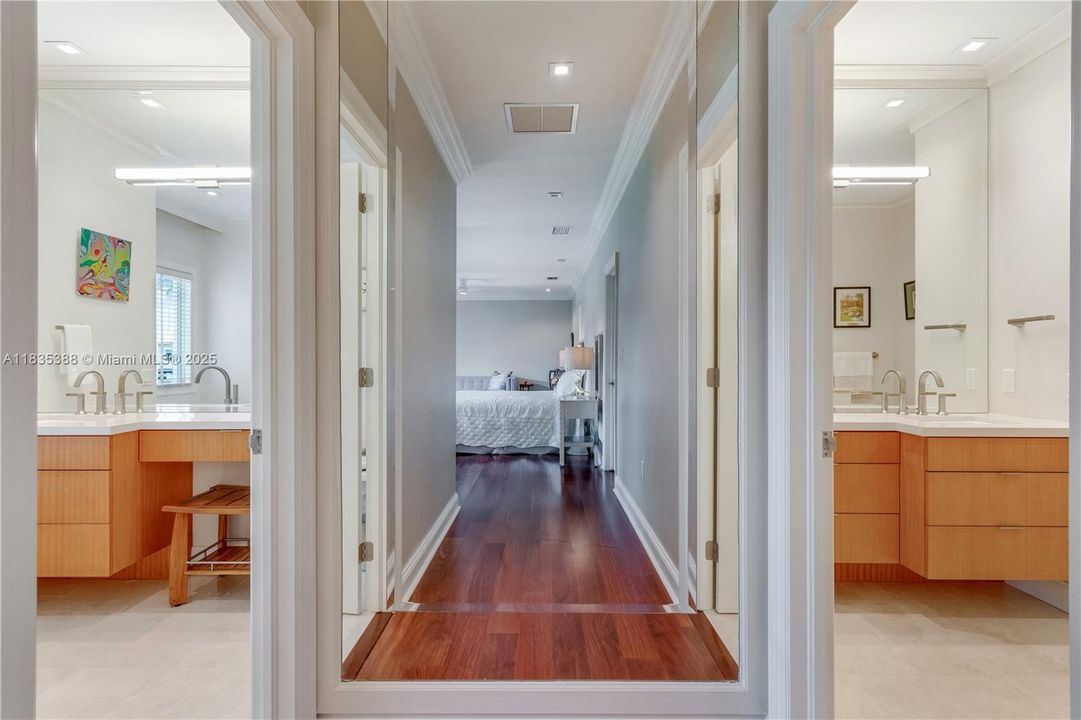 Vendido Recientemente: $1,900,000 (3 camas, 3 baños, 3132 Pies cuadrados)