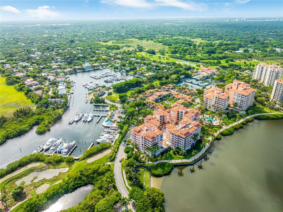 Vendido Recientemente: $1,900,000 (3 camas, 3 baños, 3132 Pies cuadrados)