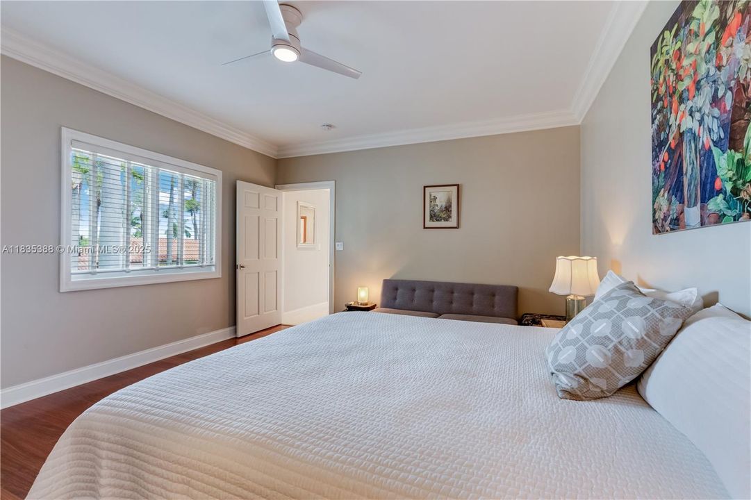 Vendido Recientemente: $1,900,000 (3 camas, 3 baños, 3132 Pies cuadrados)