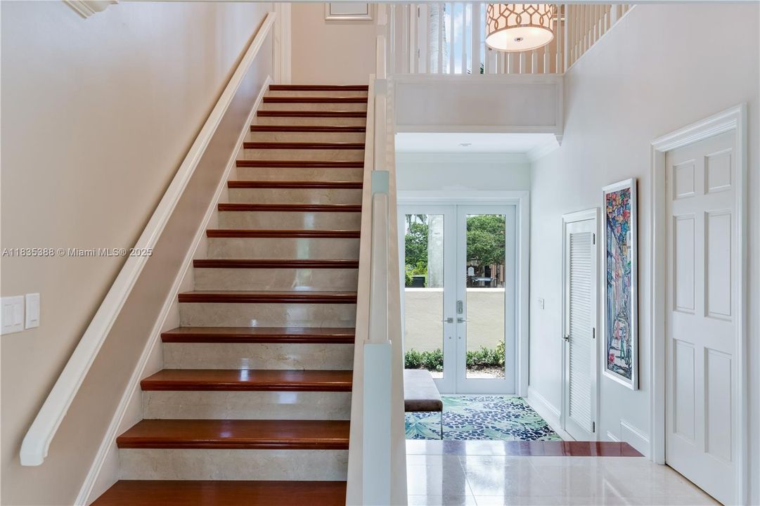 Vendido Recientemente: $1,900,000 (3 camas, 3 baños, 3132 Pies cuadrados)