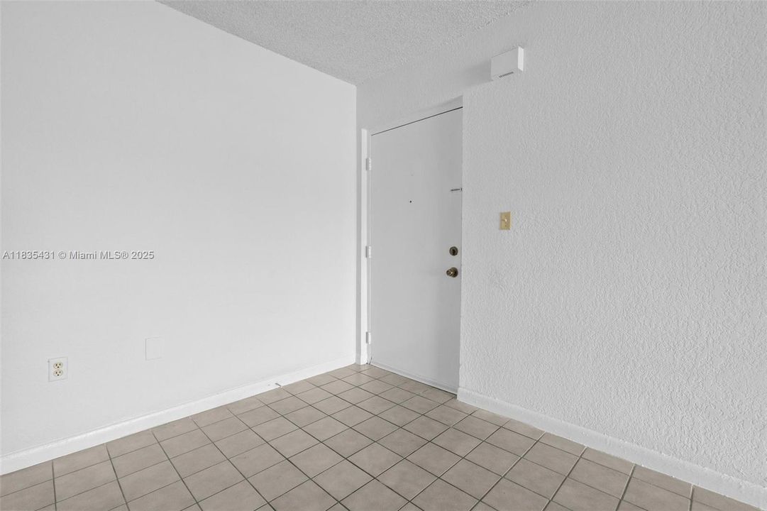 Vendido Recientemente: $199,900 (2 camas, 1 baños, 696 Pies cuadrados)