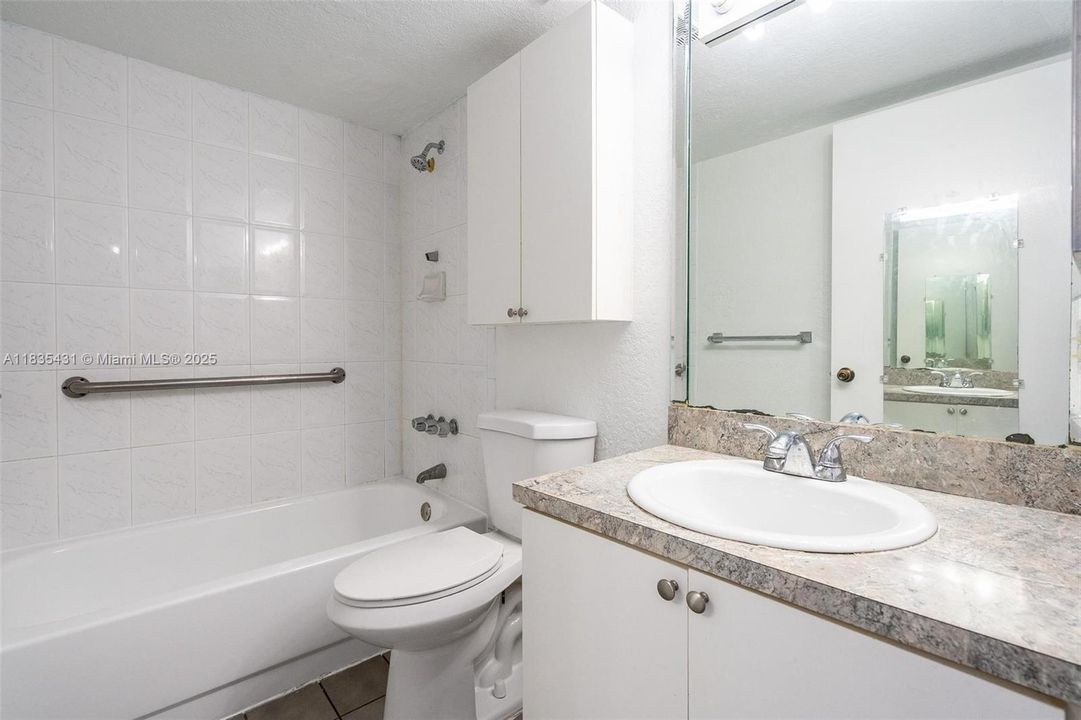 Vendido Recientemente: $199,900 (2 camas, 1 baños, 696 Pies cuadrados)