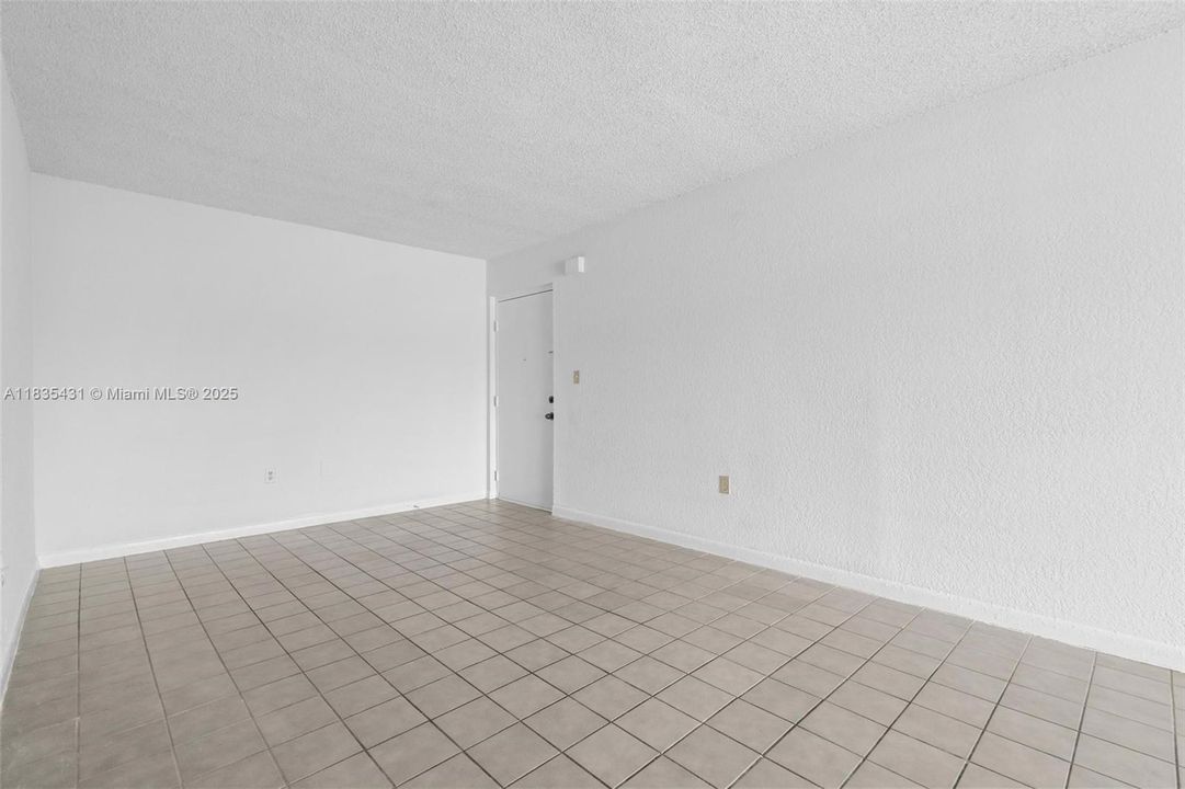 Vendido Recientemente: $199,900 (2 camas, 1 baños, 696 Pies cuadrados)