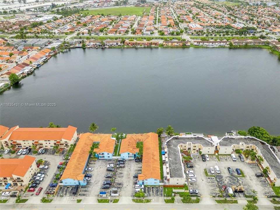 Vendido Recientemente: $199,900 (2 camas, 1 baños, 696 Pies cuadrados)