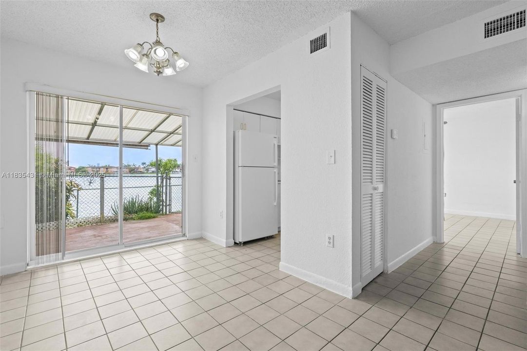 Vendido Recientemente: $199,900 (2 camas, 1 baños, 696 Pies cuadrados)