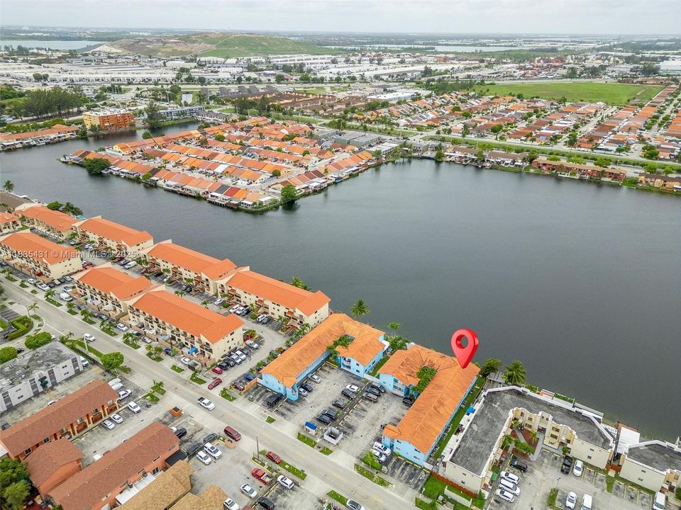 Vendido Recientemente: $199,900 (2 camas, 1 baños, 696 Pies cuadrados)