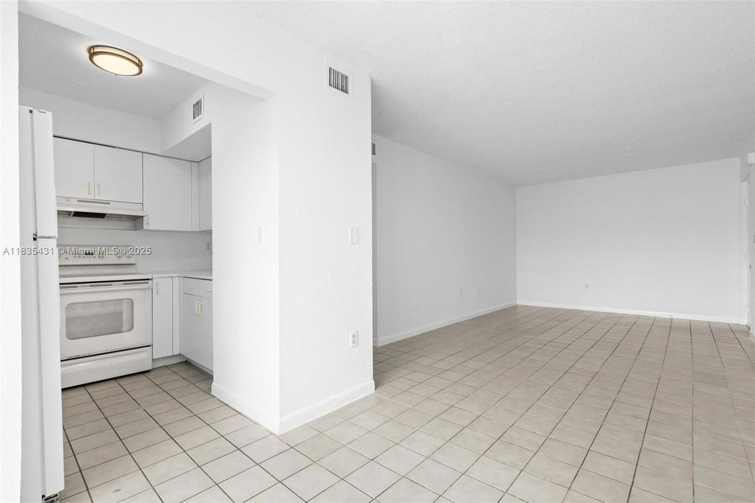 Vendido Recientemente: $199,900 (2 camas, 1 baños, 696 Pies cuadrados)