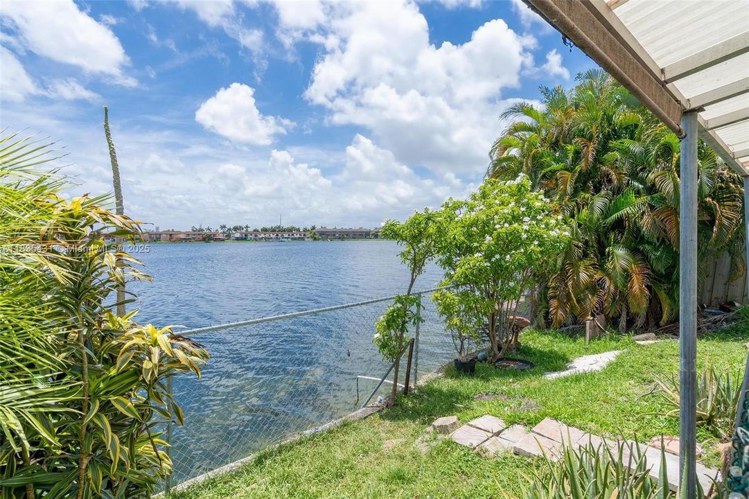 Vendido Recientemente: $199,900 (2 camas, 1 baños, 696 Pies cuadrados)