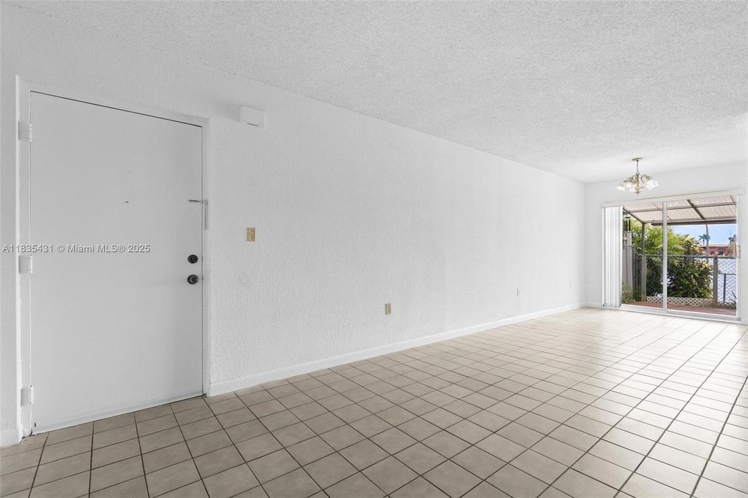 Vendido Recientemente: $199,900 (2 camas, 1 baños, 696 Pies cuadrados)