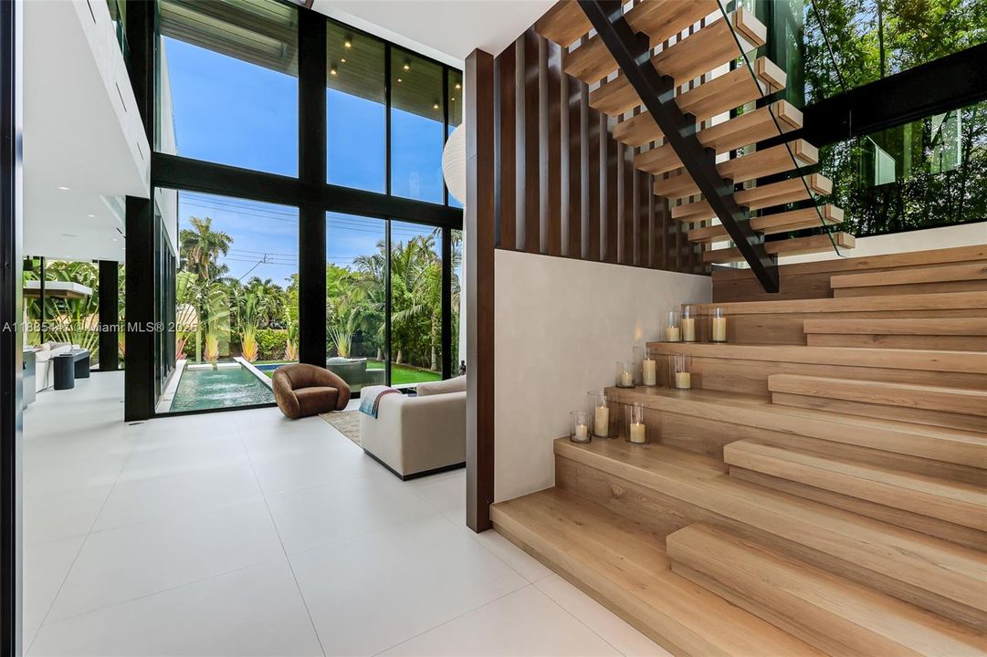 For Sale: $11,995,000 (5 beds, 6 baths, 5214 Square Feet)