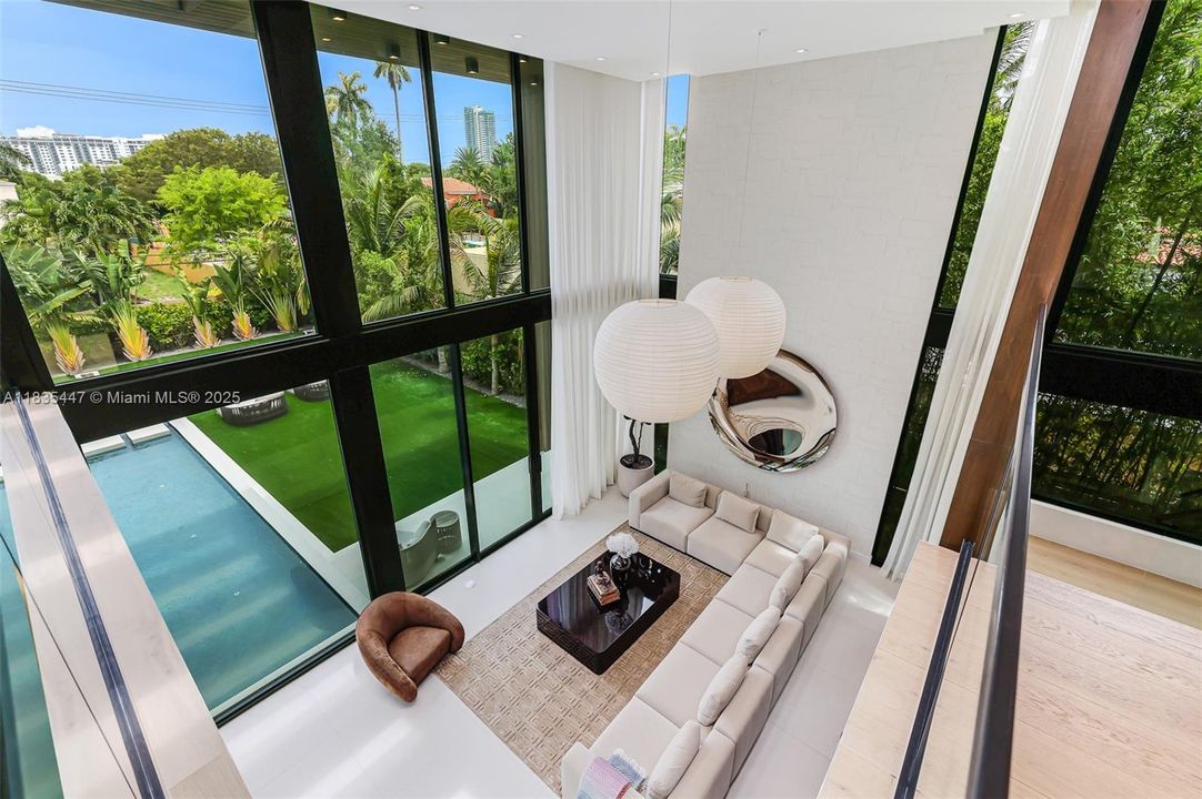 For Sale: $11,995,000 (5 beds, 6 baths, 5214 Square Feet)