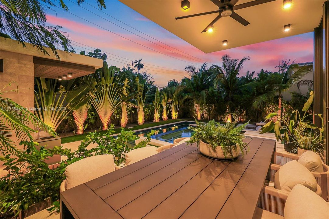 For Sale: $11,995,000 (5 beds, 6 baths, 5214 Square Feet)