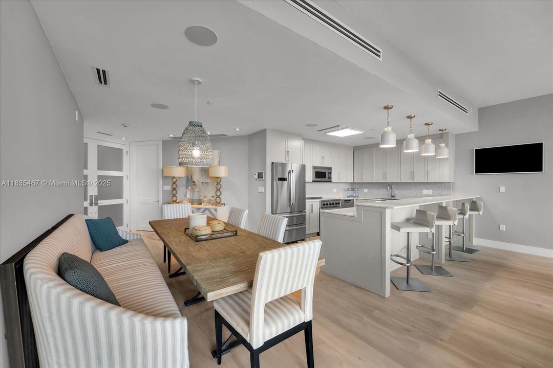 待售: $11,795,000 (3 贝兹, 4 浴室, 2569 平方英尺)