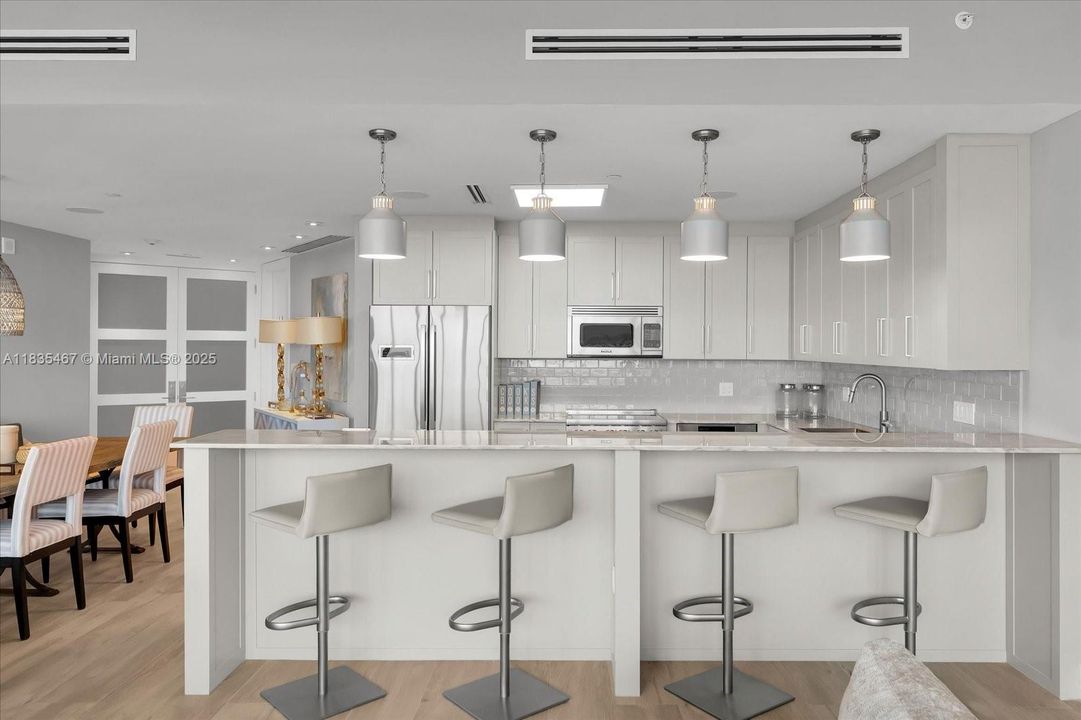 待售: $11,795,000 (3 贝兹, 4 浴室, 2569 平方英尺)