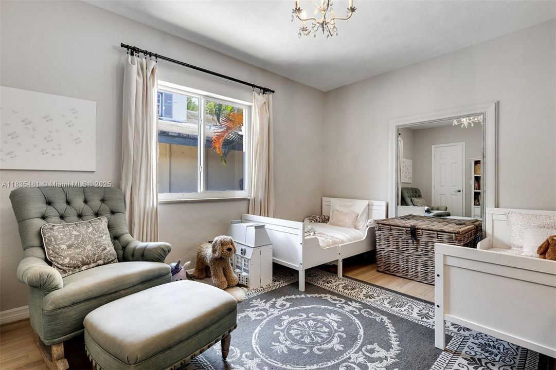 Vendido Recientemente: $1,390,000 (3 camas, 2 baños, 1683 Pies cuadrados)