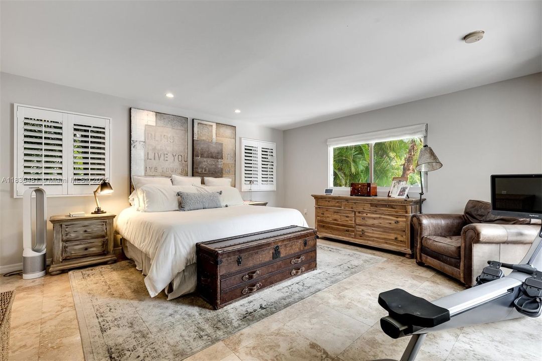 Vendido Recientemente: $1,390,000 (3 camas, 2 baños, 1683 Pies cuadrados)