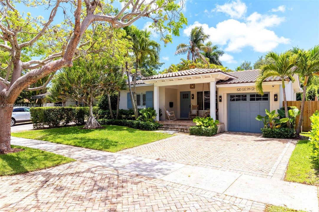 Vendido Recientemente: $1,390,000 (3 camas, 2 baños, 1683 Pies cuadrados)