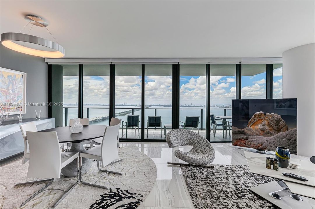 Dining area, living room