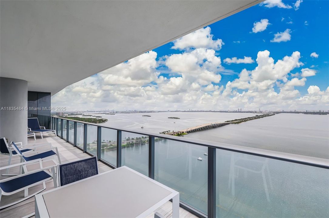 En Venta: $2,200,000 (3 camas, 3 baños, 1634 Pies cuadrados)