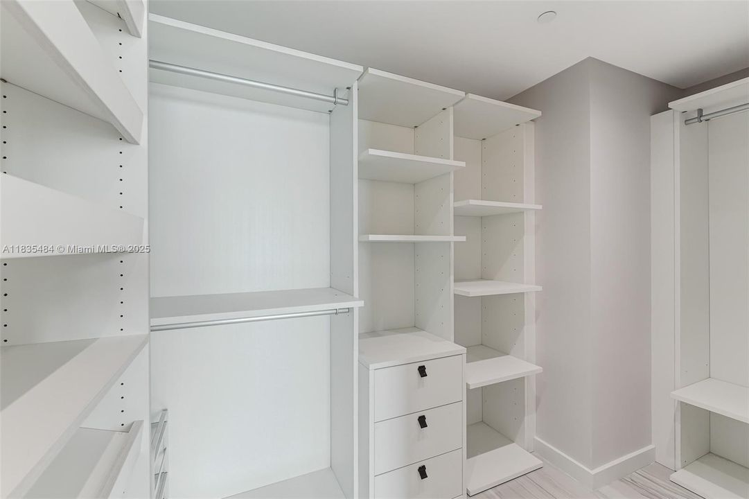 Closet 1