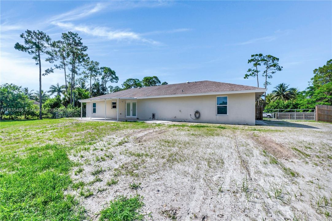For Sale: $608,000 (3 beds, 2 baths, 1700 Square Feet)