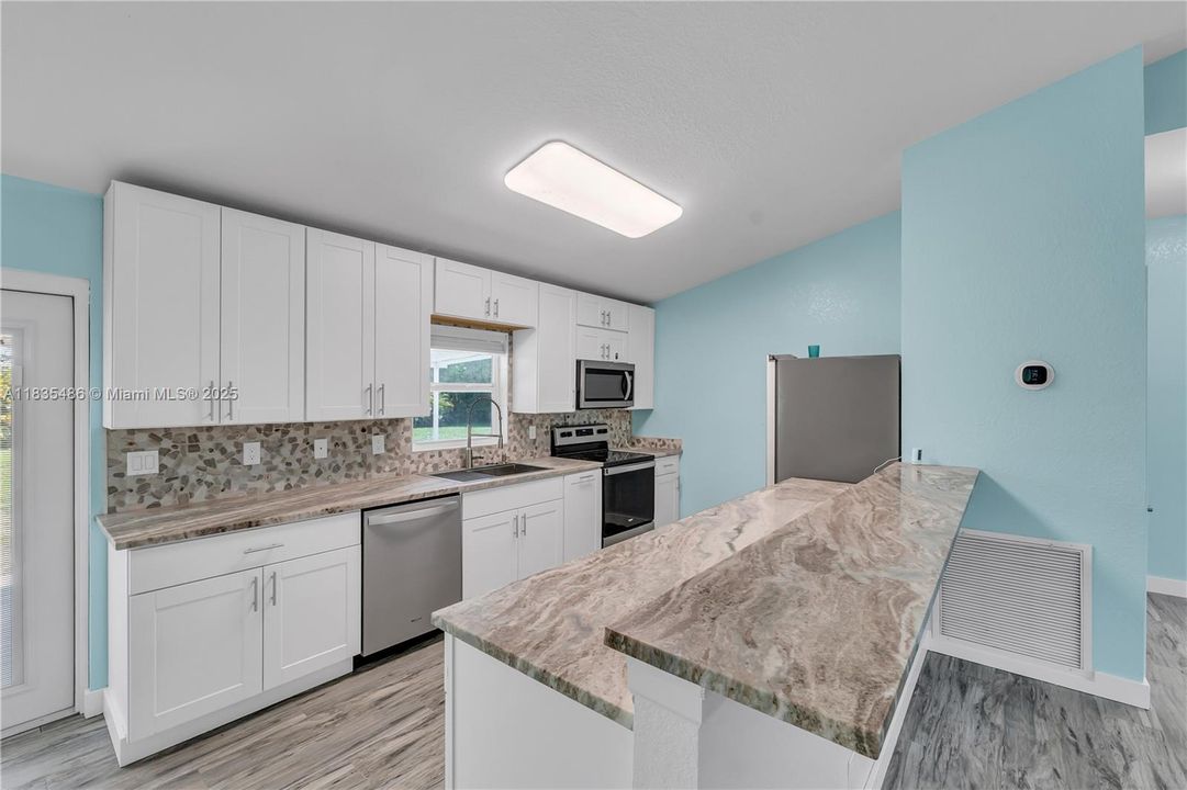 For Sale: $608,000 (3 beds, 2 baths, 1700 Square Feet)