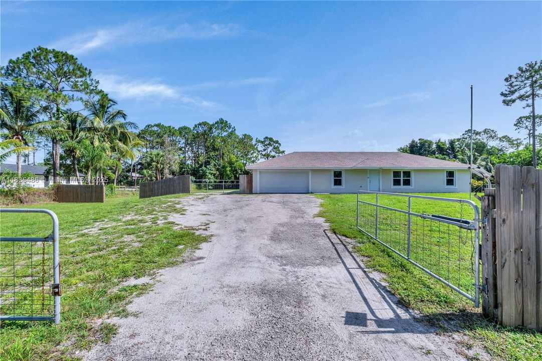 For Sale: $608,000 (3 beds, 2 baths, 1700 Square Feet)