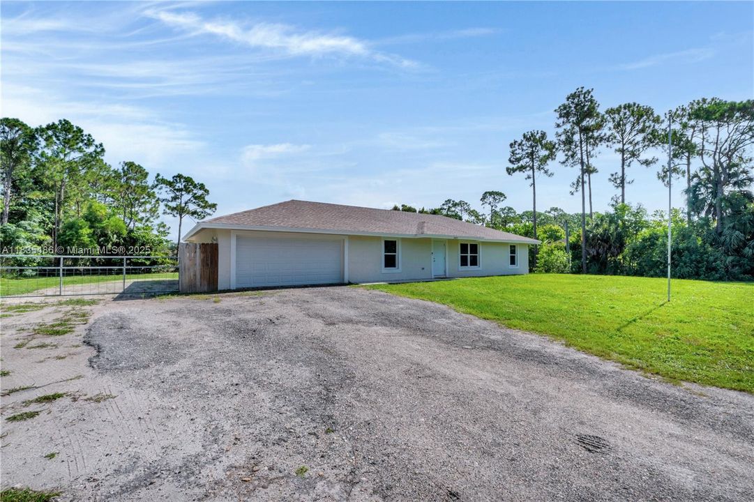 For Sale: $608,000 (3 beds, 2 baths, 1700 Square Feet)