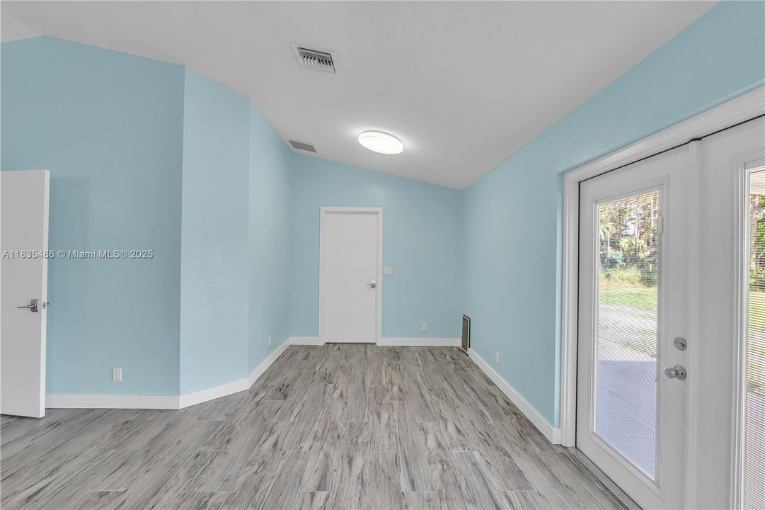 For Sale: $608,000 (3 beds, 2 baths, 1700 Square Feet)