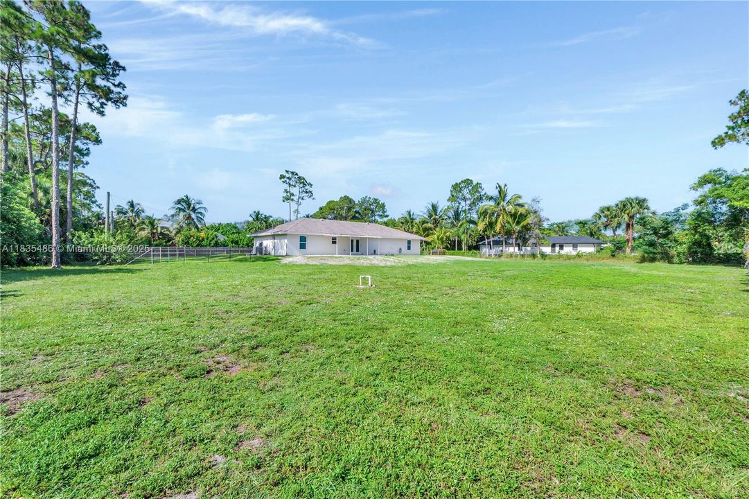 For Sale: $608,000 (3 beds, 2 baths, 1700 Square Feet)