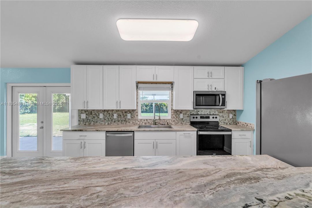 For Sale: $608,000 (3 beds, 2 baths, 1700 Square Feet)