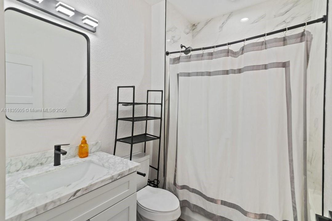 For Sale: $550,000 (3 beds, 2 baths, 1236 Square Feet)