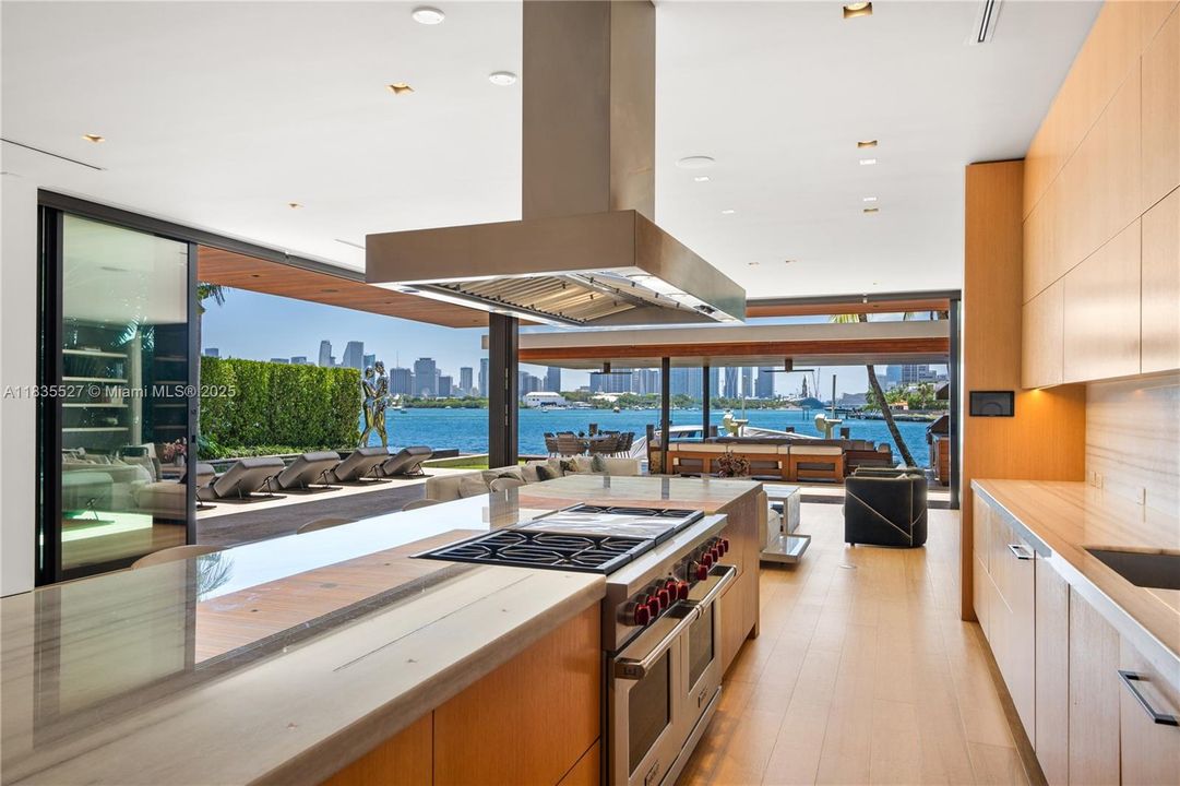 For Sale: $38,000,000 (5 beds, 5 baths, 7890 Square Feet)