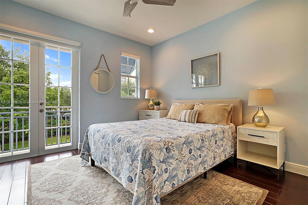 En Venta: $1,175,000 (3 camas, 2 baños, 2058 Pies cuadrados)