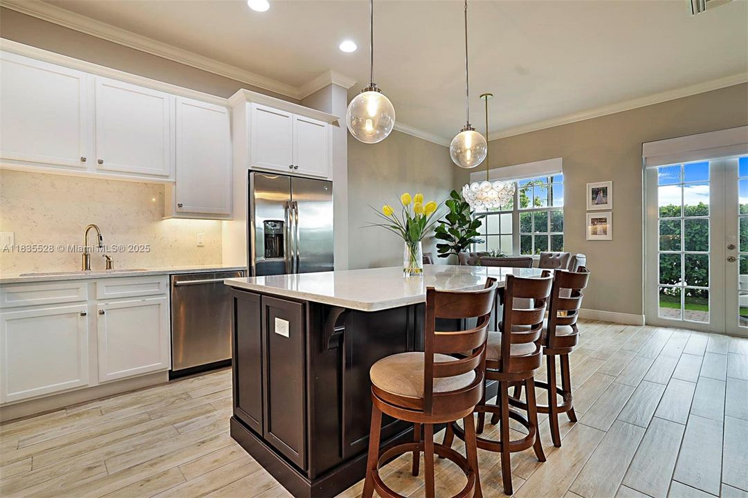 En Venta: $1,175,000 (3 camas, 2 baños, 2058 Pies cuadrados)