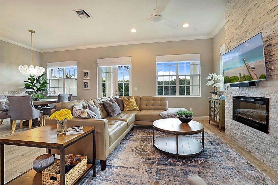 En Venta: $1,175,000 (3 camas, 2 baños, 2058 Pies cuadrados)