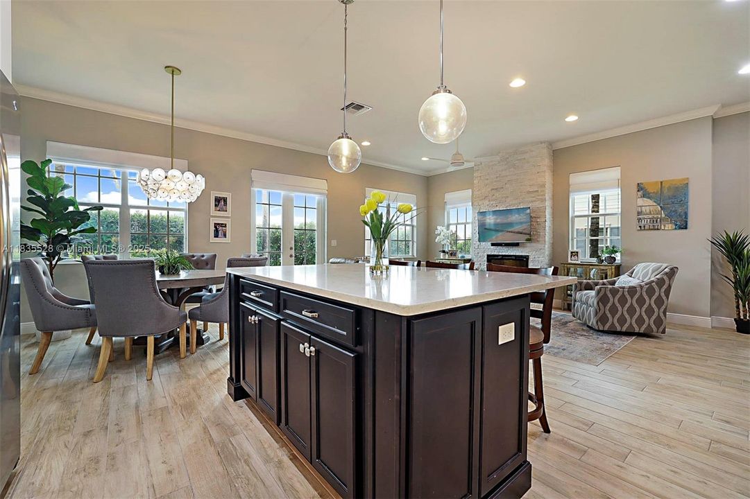 En Venta: $1,175,000 (3 camas, 2 baños, 2058 Pies cuadrados)