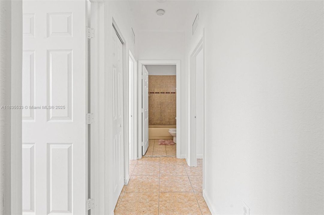 Recently Sold: $345,000 (3 beds, 2 baths, 1587 Square Feet)