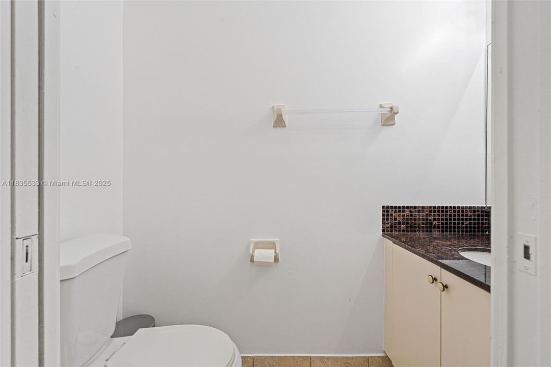 Recently Sold: $345,000 (3 beds, 2 baths, 1587 Square Feet)