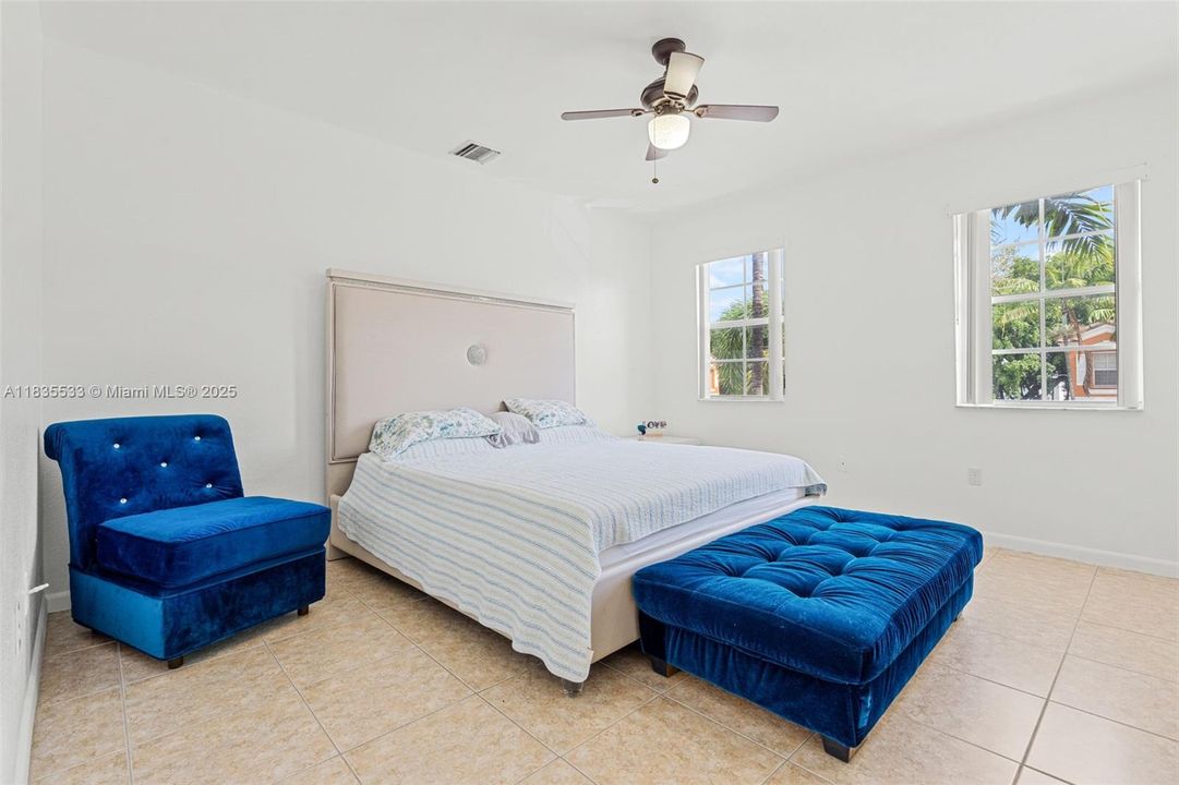 Recently Sold: $345,000 (3 beds, 2 baths, 1587 Square Feet)