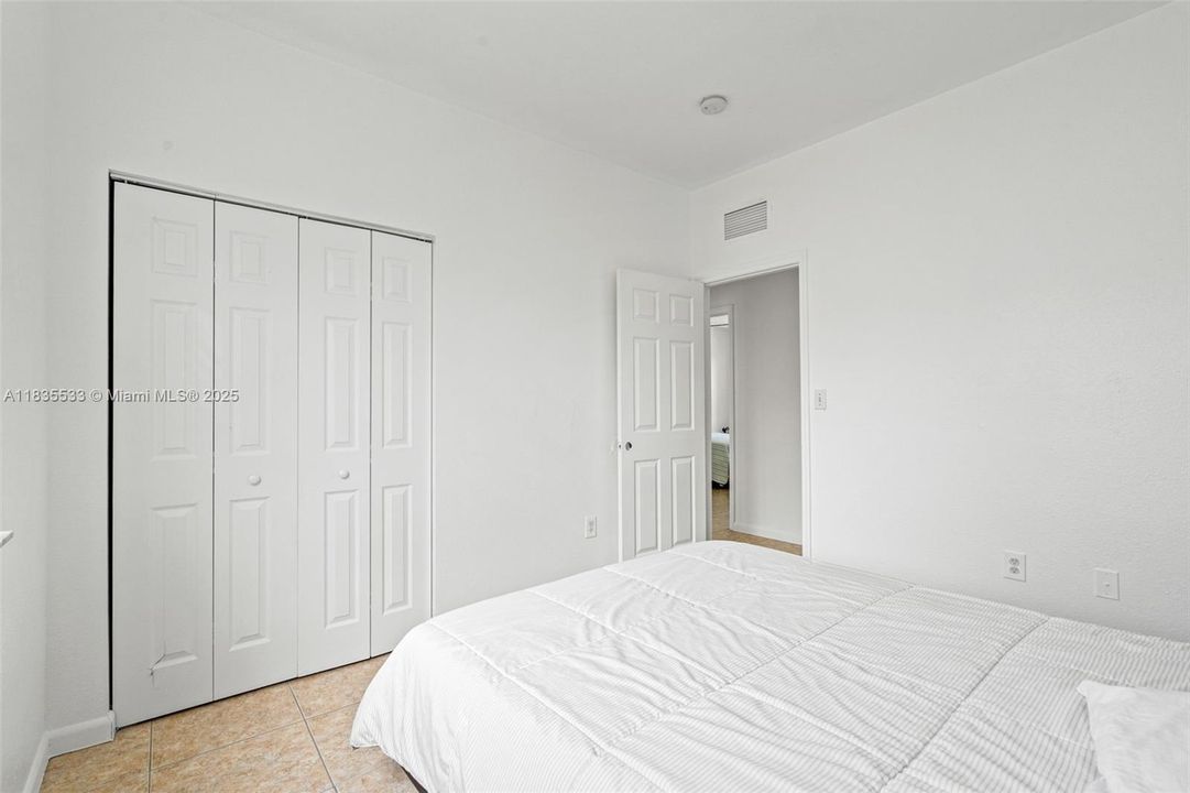 Recently Sold: $345,000 (3 beds, 2 baths, 1587 Square Feet)