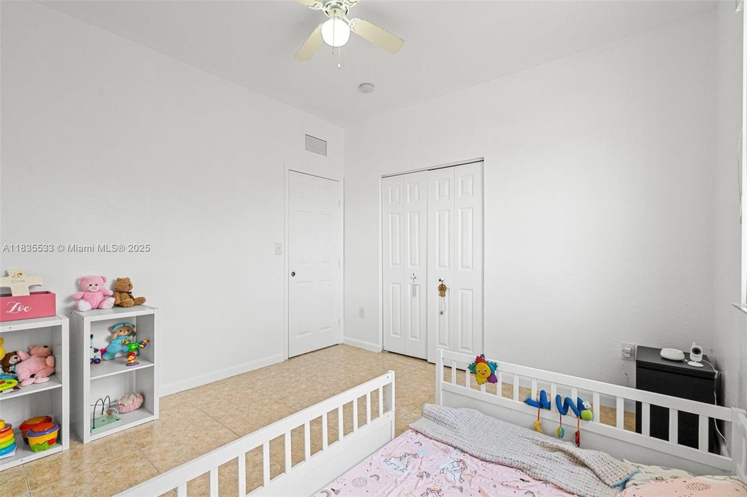 Recently Sold: $345,000 (3 beds, 2 baths, 1587 Square Feet)